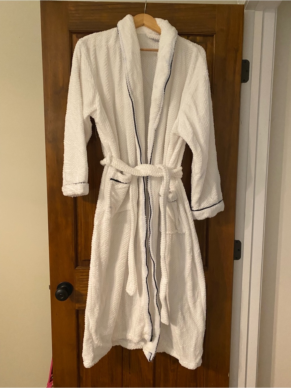 White Plush Shawl-Collar Bathrobe with Navy Trim